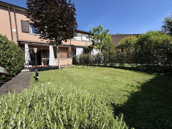 casa indipendente in vendita a Reggio nell'Emilia in zona Buco del Signore