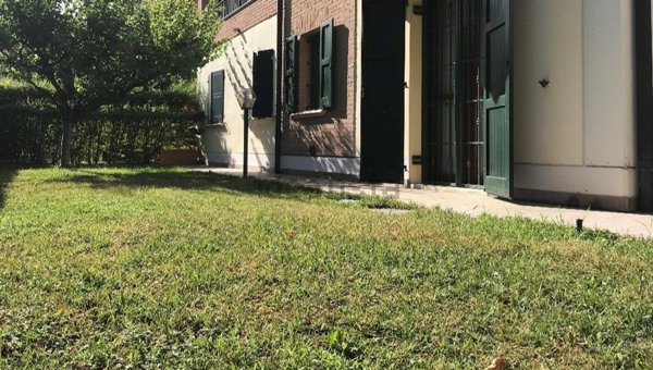 casa indipendente in vendita a Reggio nell'Emilia in zona Rivalta
