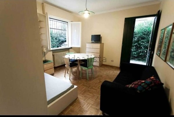casa indipendente a Reggio nell'Emilia in zona Compagnoni / Migliolungo