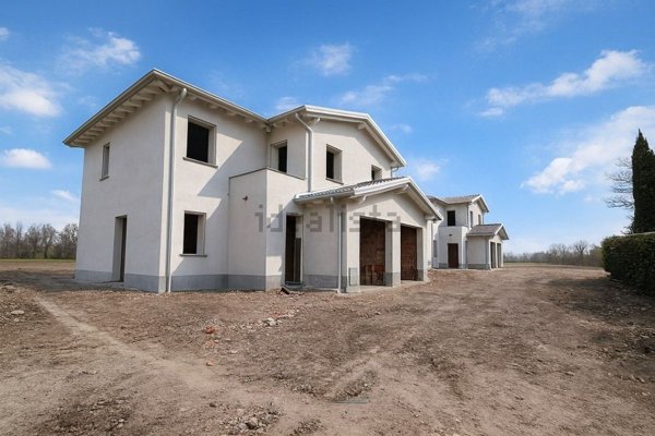 quadrivano in vendita a Reggio nell'Emilia in zona Stranieri / Bazzarola