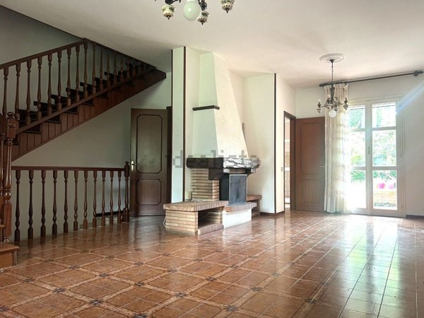 casa indipendente in vendita a Reggio nell'Emilia in zona Baragalla