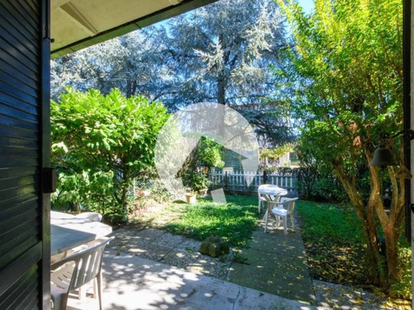 casa indipendente in vendita a Reggio nell'Emilia in zona Massenziatico