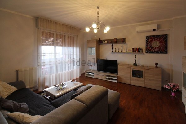 appartamento in vendita a Reggio nell'Emilia in zona Ospizio