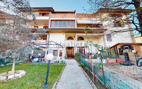 casa indipendente in vendita a Reggio nell'Emilia in zona Villa Bagno