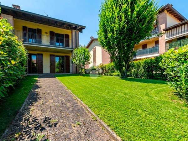 casa indipendente in vendita a Reggio nell'Emilia in zona Rivalta