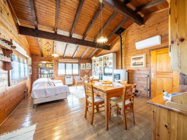 casa indipendente in vendita a Reggio nell'Emilia in zona Massenziatico