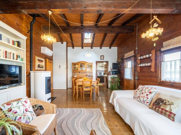 casa indipendente in vendita a Reggio nell'Emilia in zona Massenziatico