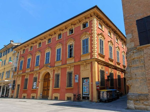 appartamento in vendita a Reggio nell'Emilia in zona Città Storica