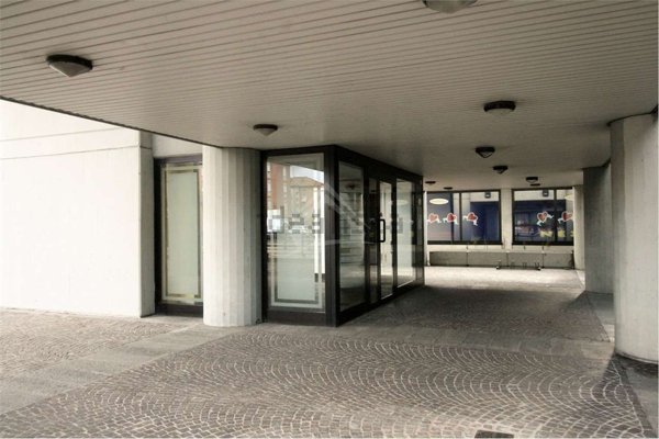 ufficio in vendita a Reggio nell'Emilia in zona Tribunale