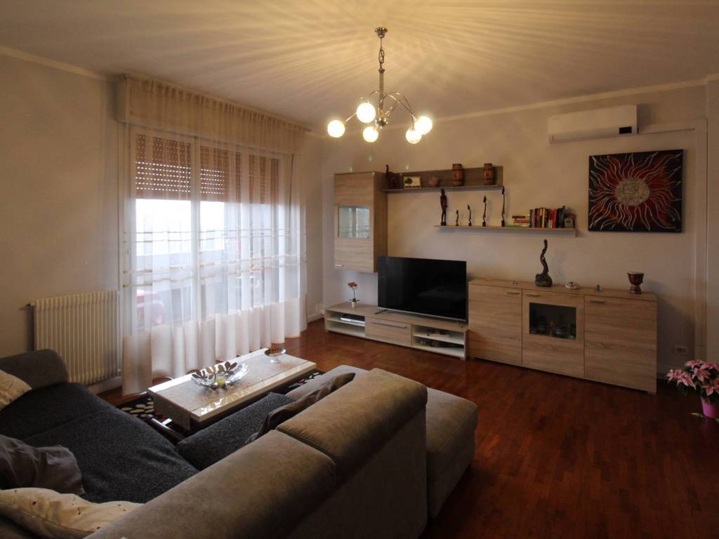 appartamento in vendita a Reggio nell'Emilia in zona Ospizio