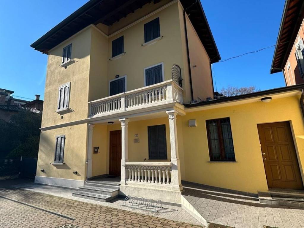 appartamento in vendita a Reggio nell'Emilia in zona Città Storica