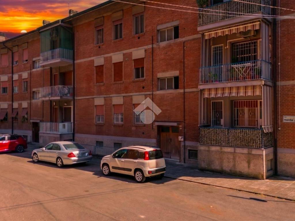 appartamento in vendita a Reggio nell'Emilia in zona Compagnoni / Migliolungo