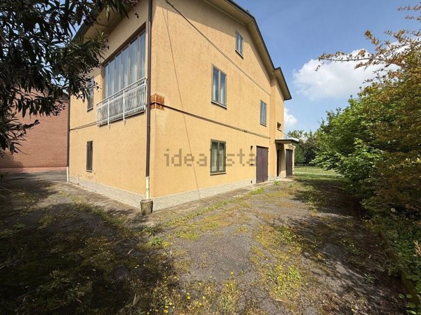 casa indipendente in vendita a Reggio nell'Emilia in zona Bainsizza