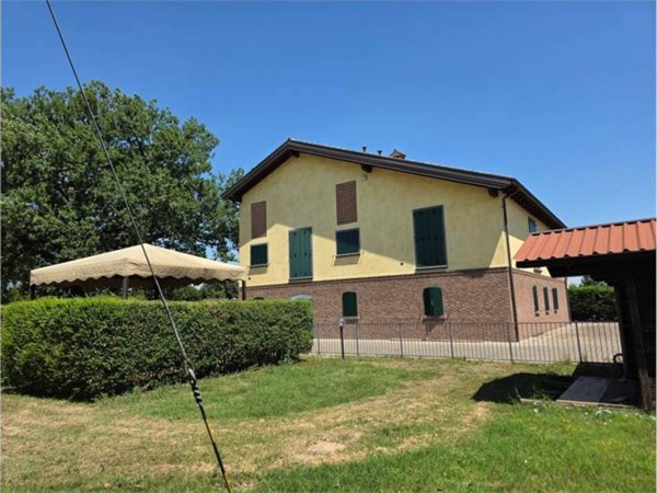 casa indipendente in vendita a Reggio nell'Emilia in zona San Bartolomeo