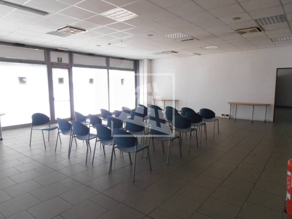 ufficio in vendita a Reggio nell'Emilia in zona Santa Croce