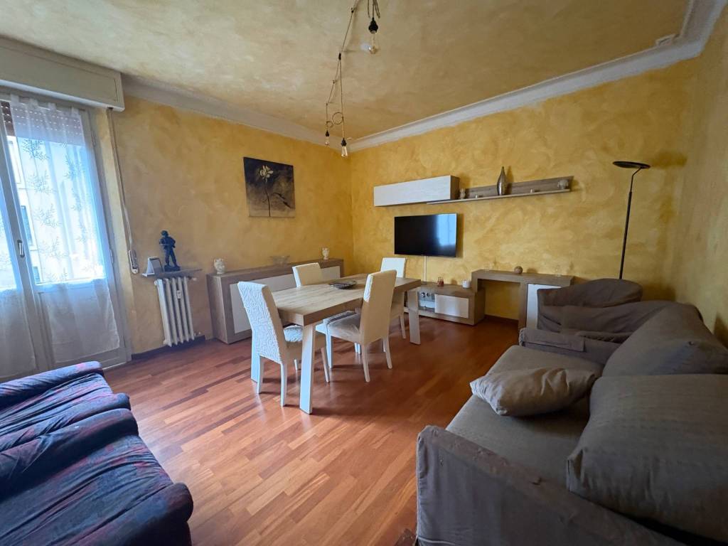 appartamento in vendita a Reggio nell'Emilia in zona Mirabello