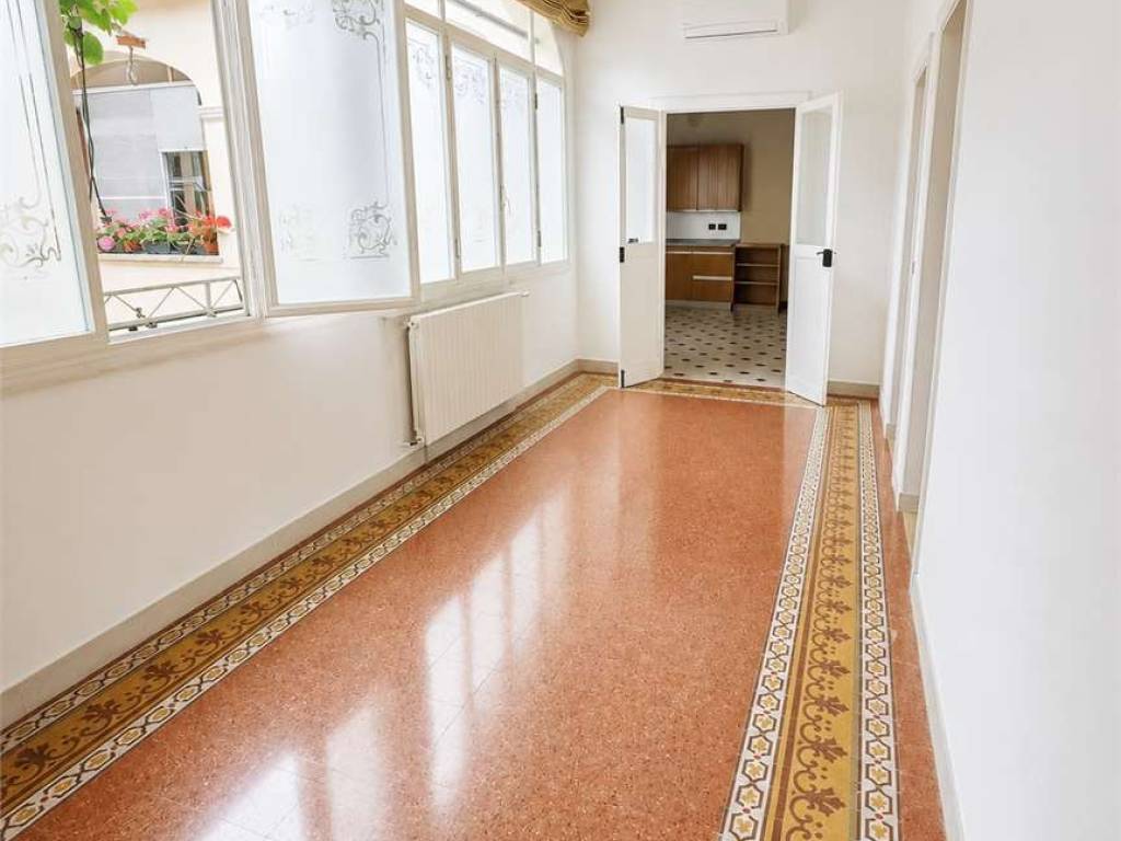 appartamento in vendita a Reggio nell'Emilia in zona Città Storica