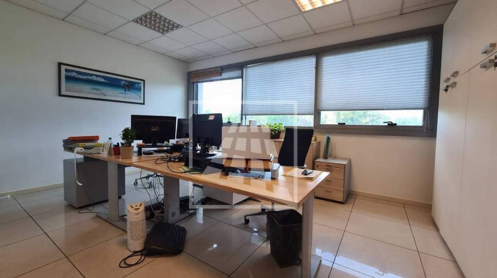ufficio in vendita a Reggio nell'Emilia in zona Tribunale