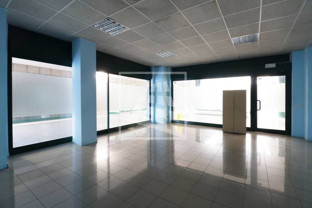 locale commerciale in vendita a Reggio nell'Emilia