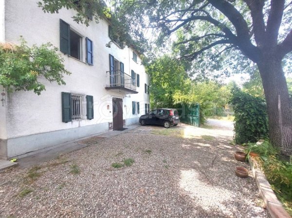 casa indipendente in vendita a Reggio nell'Emilia in zona Pieve Modolena