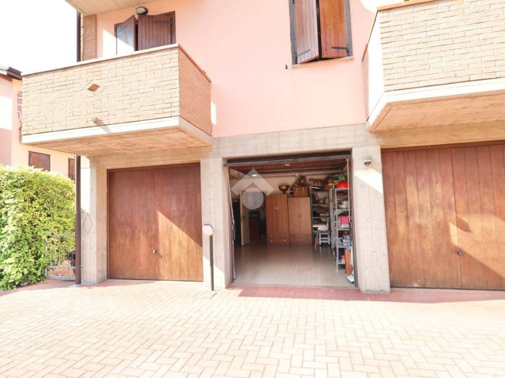 appartamento in vendita a Reggio nell'Emilia in zona Massenziatico