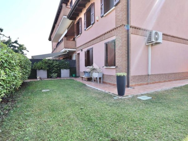 appartamento in vendita a Reggio nell'Emilia in zona Massenziatico