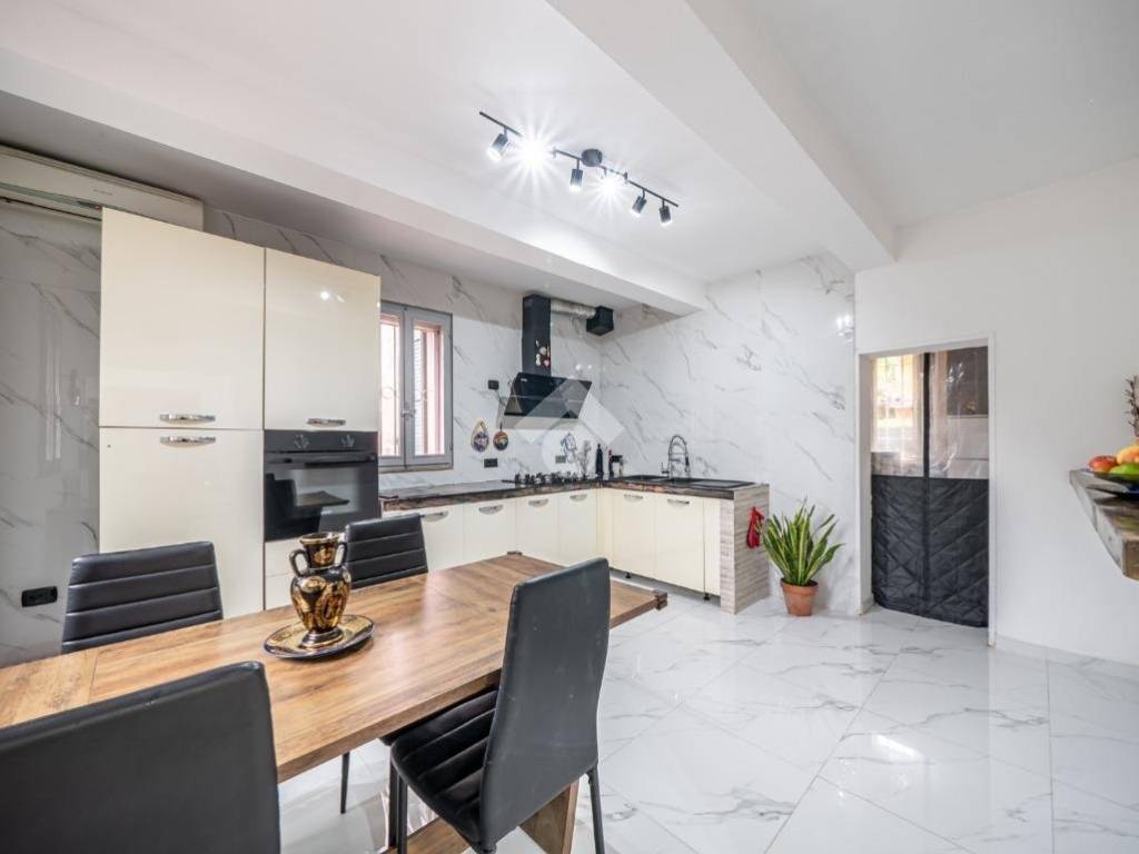casa indipendente in vendita a Reggio nell'Emilia in zona Gavasseto