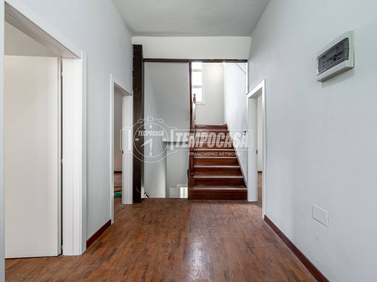 casa indipendente in vendita a Reggio nell'Emilia in zona Città Storica