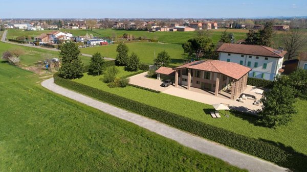 casa indipendente in vendita a Reggio nell'Emilia in zona Fogliano
