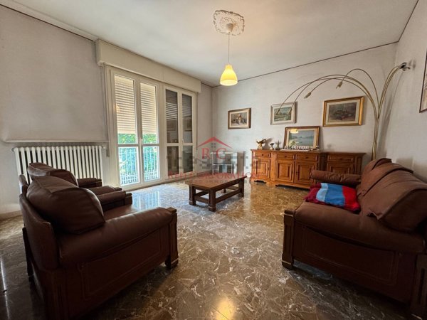 casa indipendente in vendita a Reggio nell'Emilia