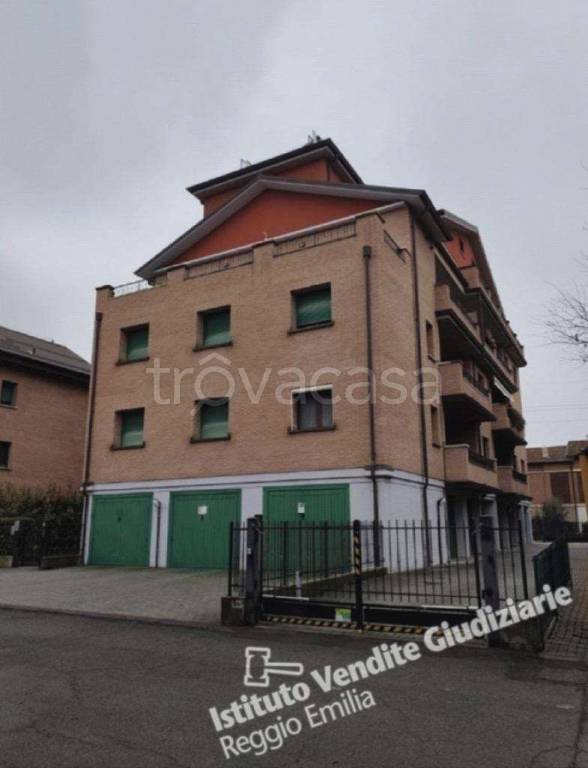 appartamento in vendita a Reggio nell'Emilia in zona Regina Pacis