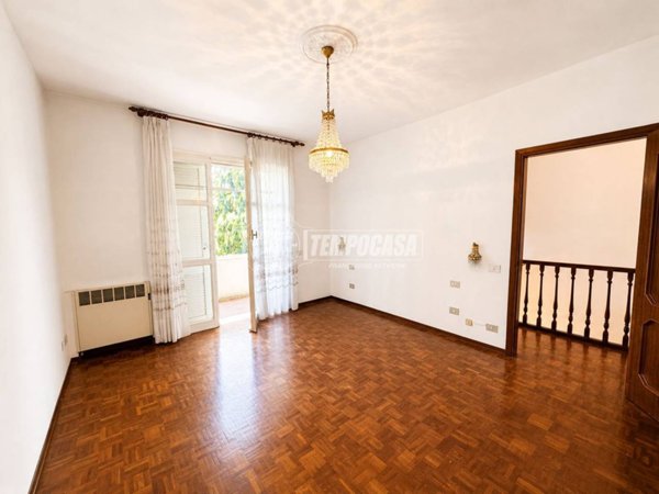 casa indipendente in vendita a Reggio nell'Emilia in zona Rivalta