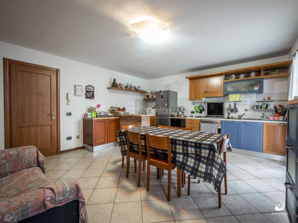 casa indipendente in vendita a Reggio nell'Emilia in zona Rivalta