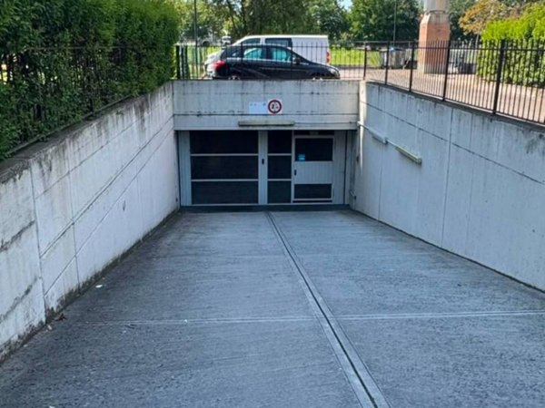 locale commerciale in vendita a Reggio nell'Emilia