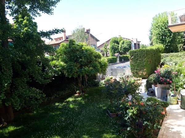 casa indipendente in vendita a Reggio nell'Emilia in zona Baragalla