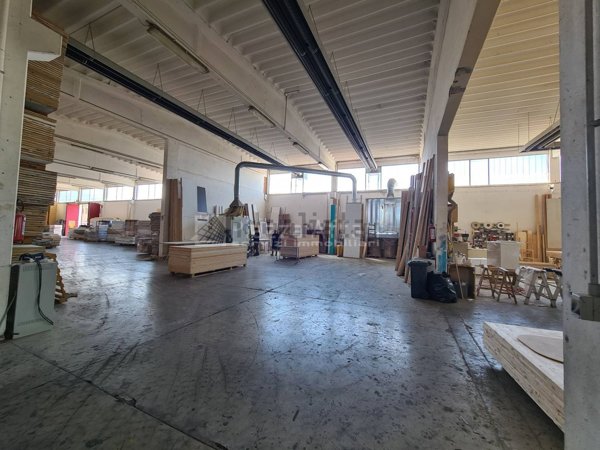 capannone in vendita a Reggio nell'Emilia