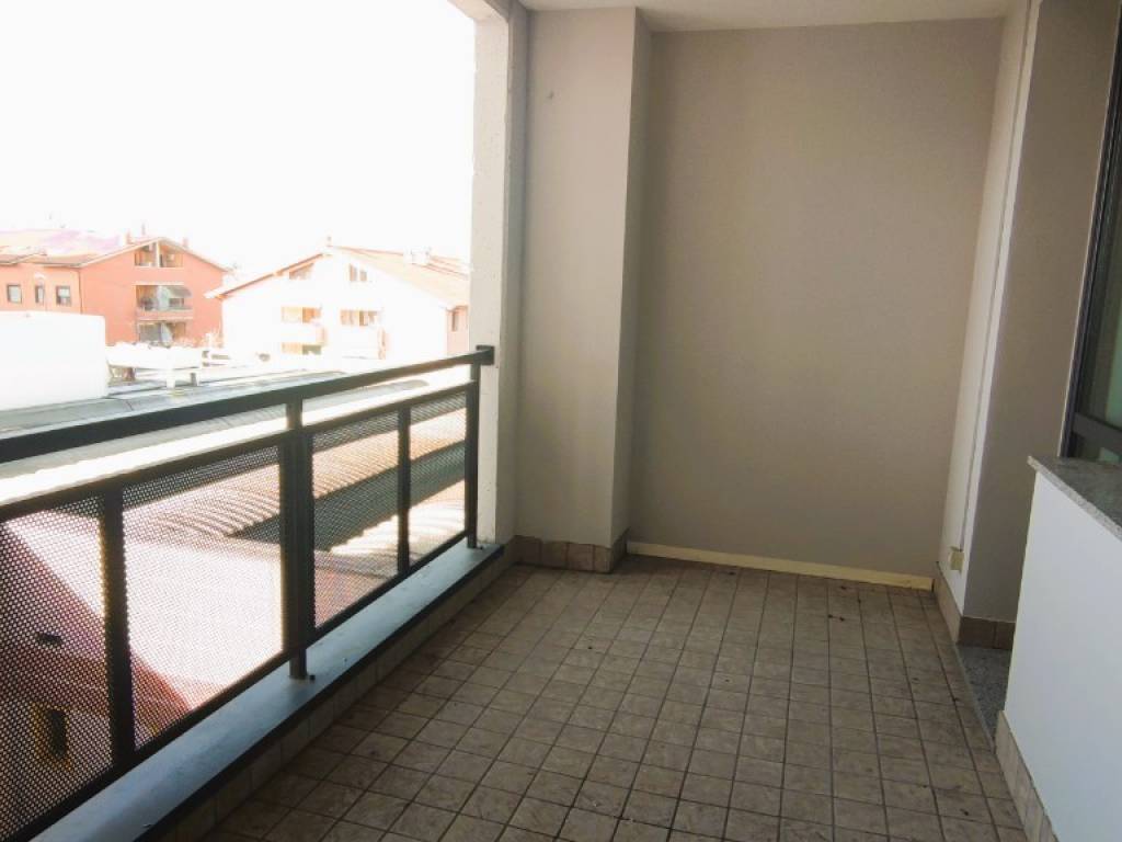 ufficio in vendita a Reggio nell'Emilia in zona Pieve Modolena
