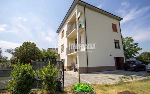 casa indipendente in vendita a Reggio nell'Emilia in zona Rivalta
