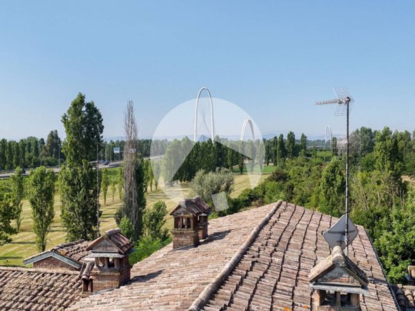 casa indipendente in vendita a Reggio nell'Emilia