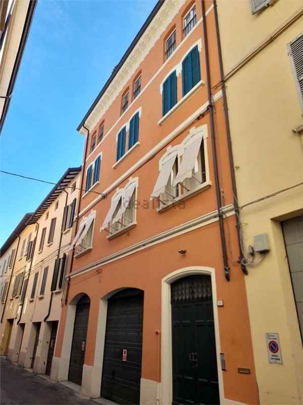 appartamento in vendita a Reggio nell'Emilia in zona Città Storica