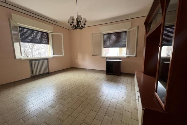 negozio in vendita a Reggio nell'Emilia in zona Santa Croce