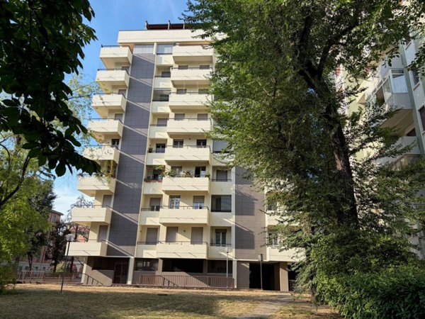 appartamento in vendita a Reggio nell'Emilia in zona Mirabello