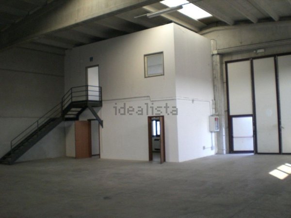 casa semindipendente in vendita a Reggio nell'Emilia in zona Cella
