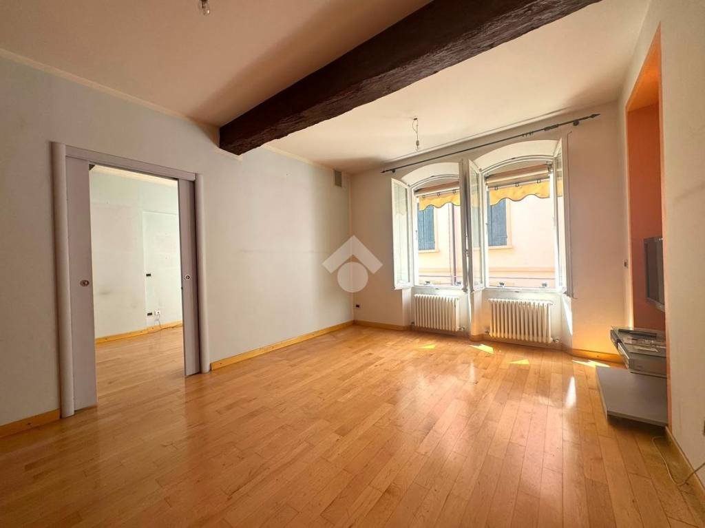appartamento in vendita a Reggio nell'Emilia in zona Città Storica