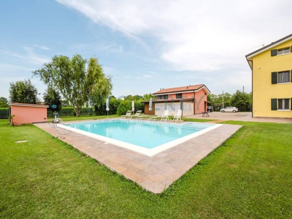 casa indipendente in vendita a Reggio nell'Emilia in zona Buco del Signore