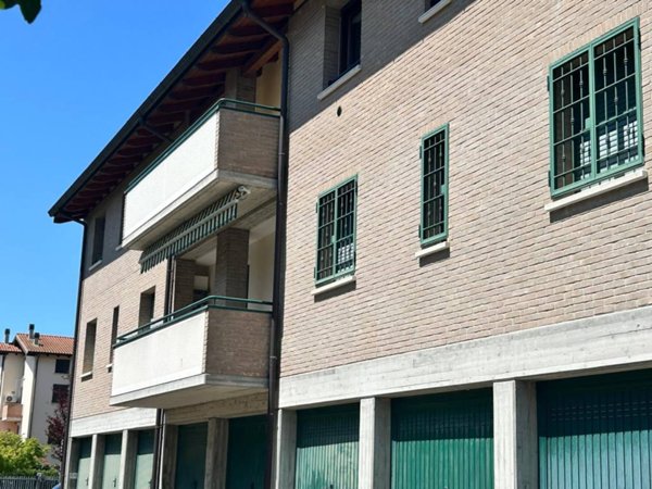 appartamento in vendita a Reggio nell'Emilia in zona Pieve Modolena
