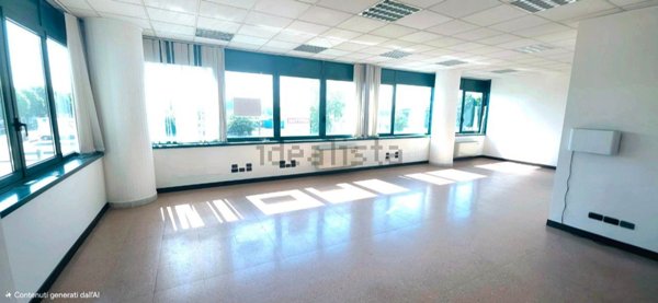 ufficio in vendita a Reggio nell'Emilia in zona Mancasale