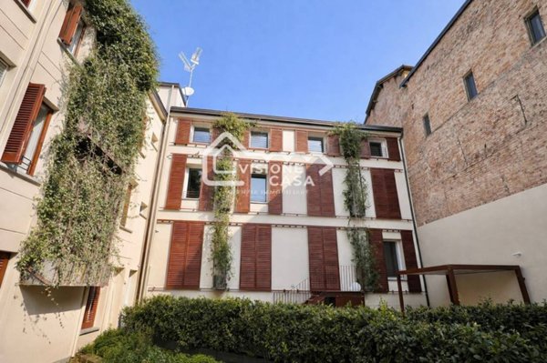 appartamento in vendita a Reggio nell'Emilia in zona Città Storica