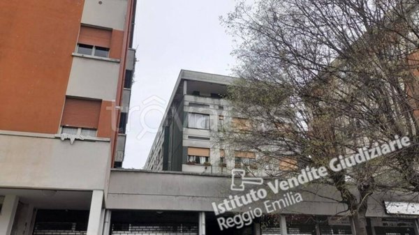 appartamento in vendita a Reggio nell'Emilia in zona Ospizio