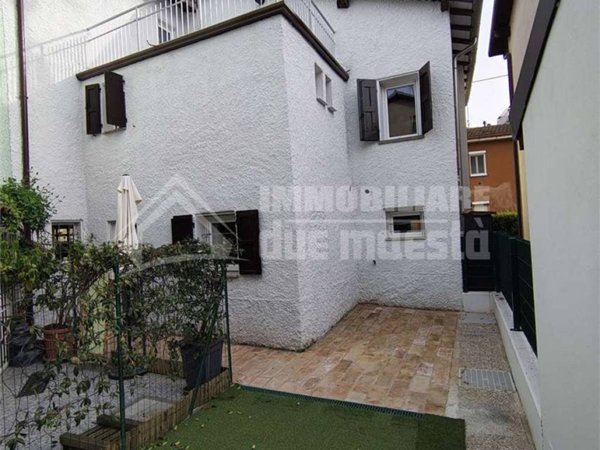casa indipendente in vendita a Reggio nell'Emilia